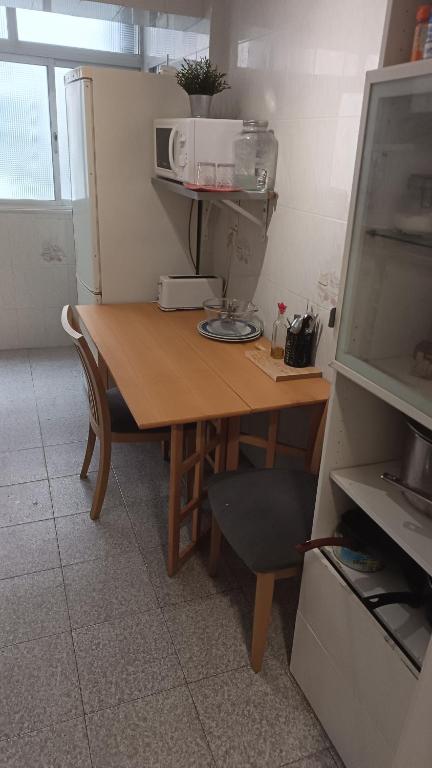 Habitaciones en Apartamento compartido DELICIAS ROOM Cerca del Mar, Aeropuerto, Ave y Metro - 3