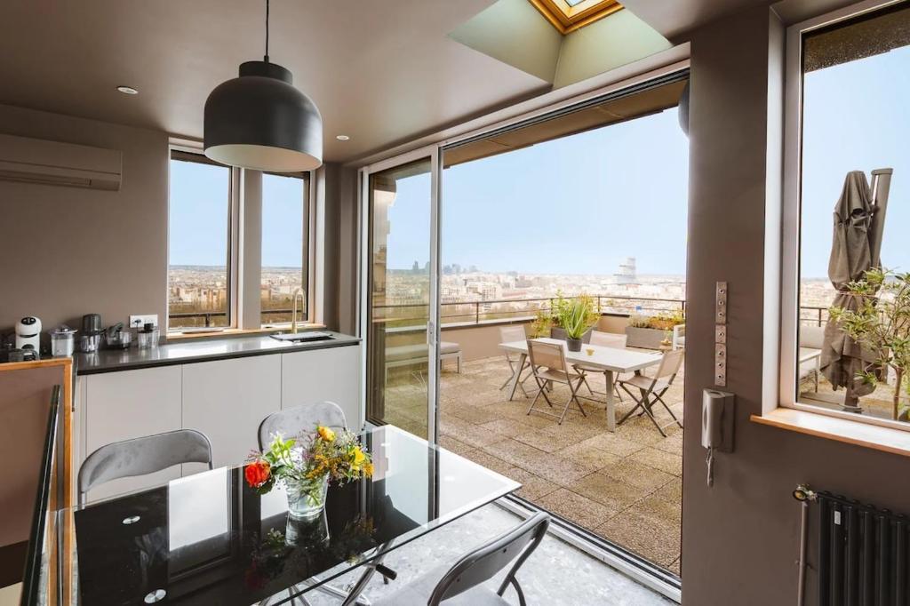 Luxurious Montmartre Duplex - 2