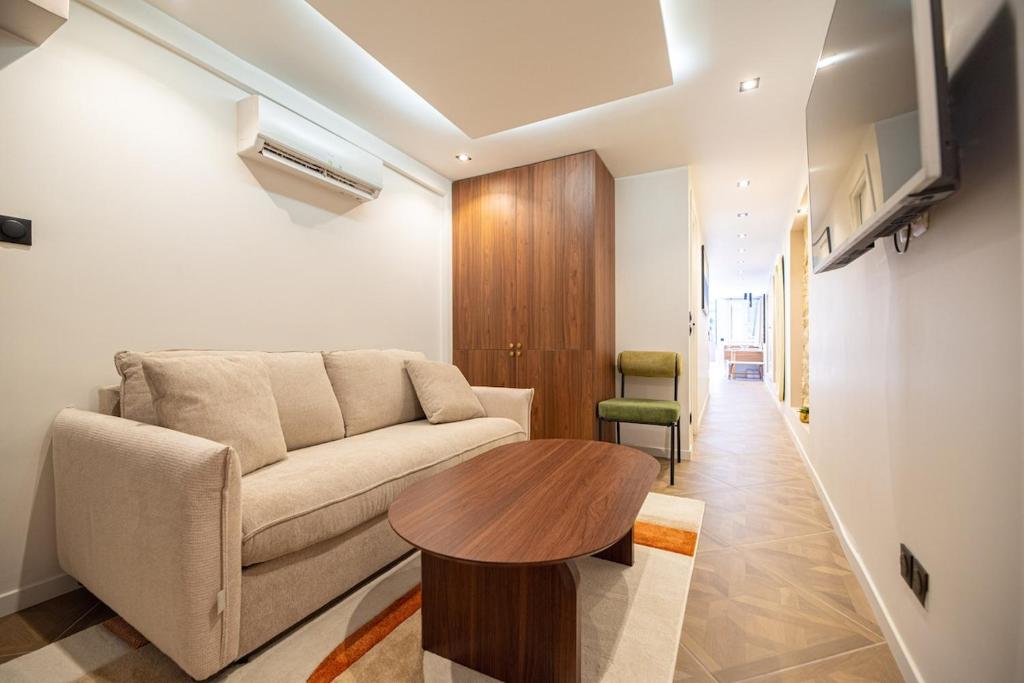 Modern Studio in Central Paris with AC - 1