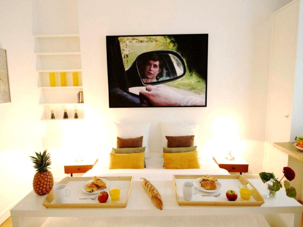 Modern AC Apartment Paris - 3