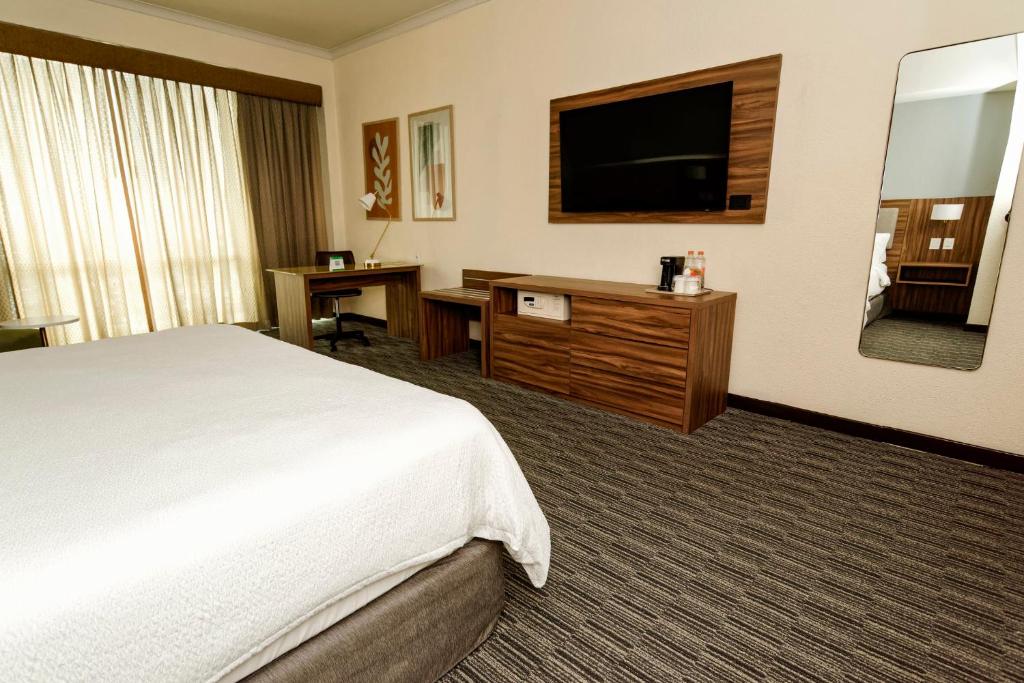 Holiday Inn Guadalajara Select by IHG - 3