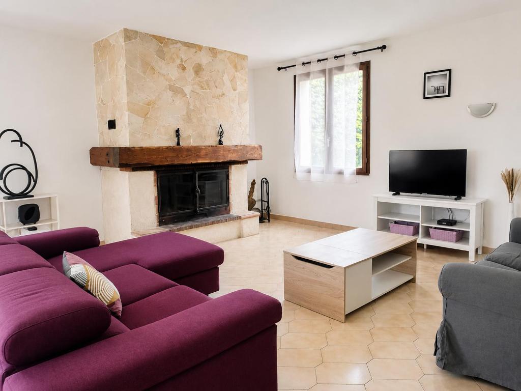 Grande maison familiale avec piscine et jardin - 2