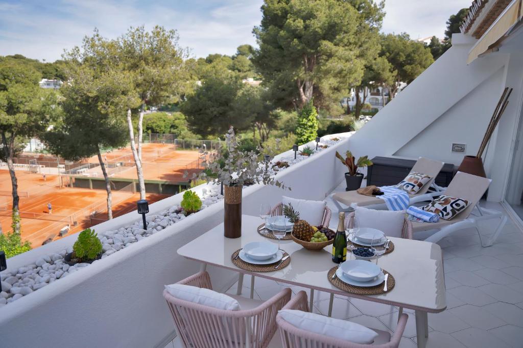 Modern Apt Sunset Views, Pool, Gym & Padel - 1