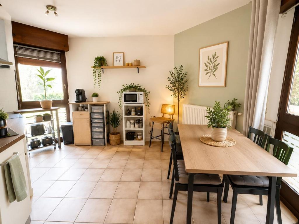 Luxury studio apartment with terrace in Meylan residential area - 5