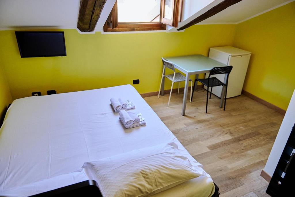 Simple apartment a stone's throw from Porta Susa - 1