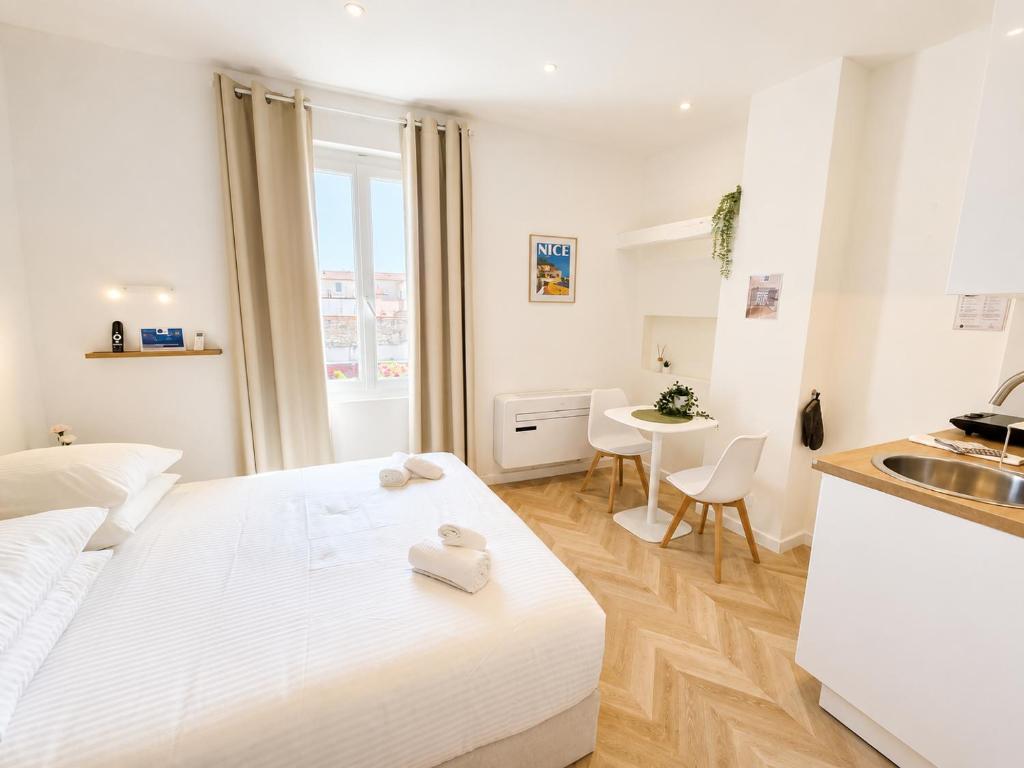 Joyau Prestige, Studio, 2P, AC, Coeur Vieil Antibes - 2