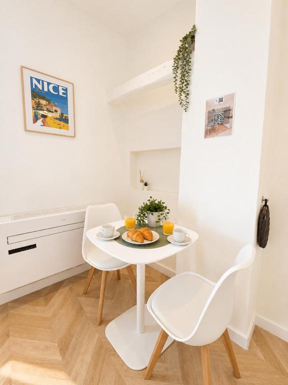 Joyau Prestige, Studio, 2P, AC, Coeur Vieil Antibes - 3