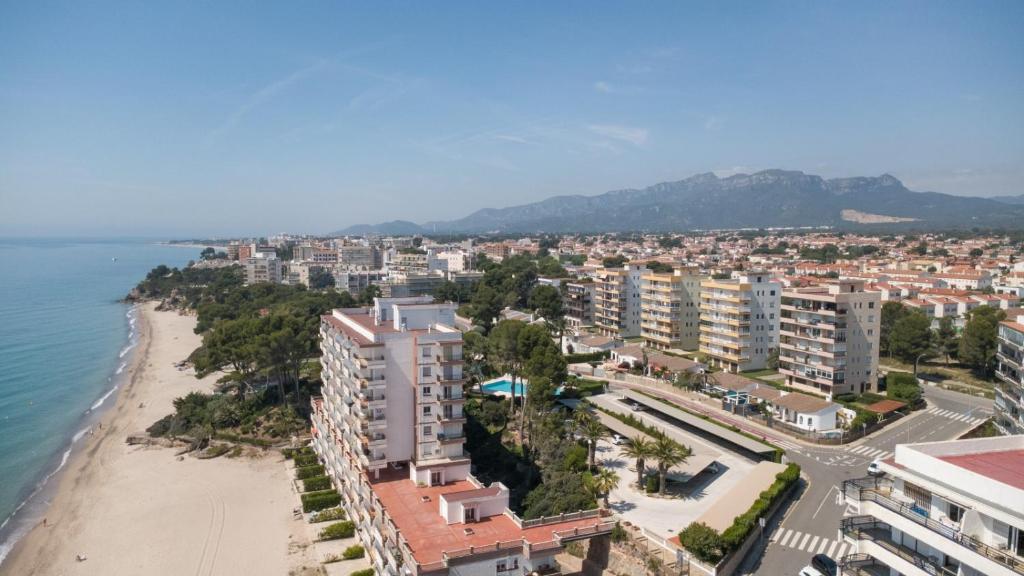 Vacalm Villa Judit - Beachfront Villa with Pool, Spa, BBQ, Fire Pit & Mini Golf - 5