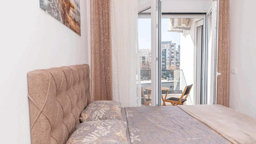 LuX One Bedroom Lana - 2