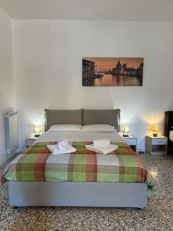 Golden Venezia Guest Rooms - 2