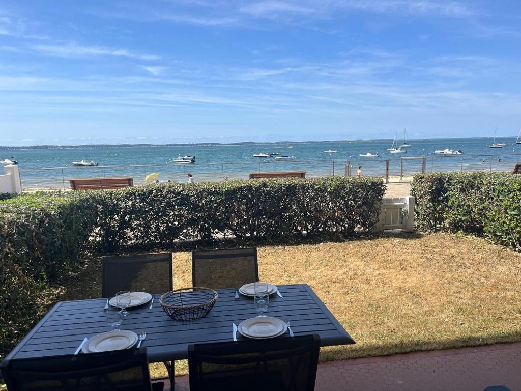 Appartement T2 RDC avec Jardinet et Accès Direct Plage, Parking Sécurisé, Proche Commerces - FR-1-374-2 - 1