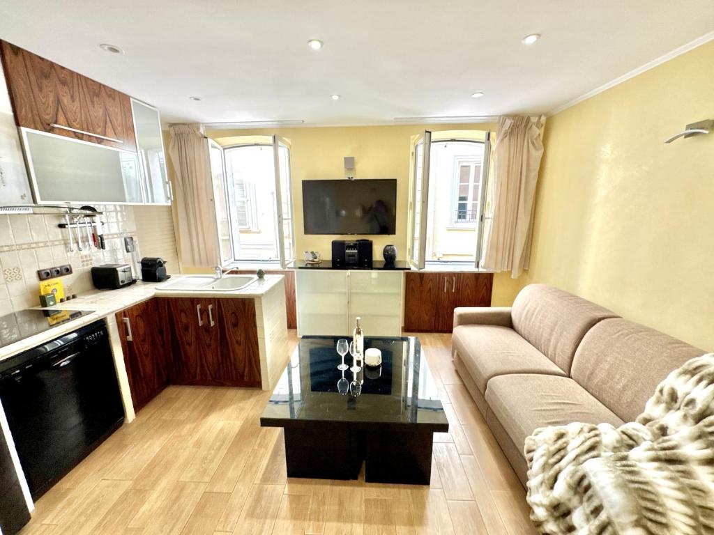 2 pieces Meynadier centre Cannes proche Croisette - 2