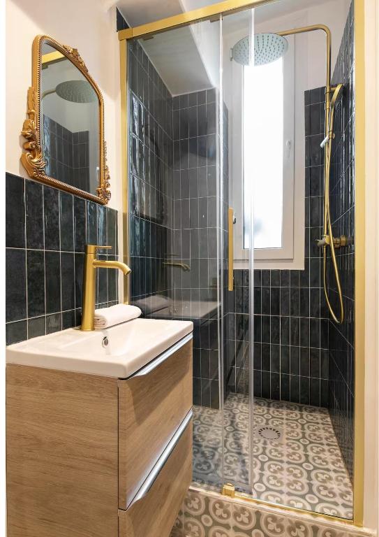 Chic & Cosy Suite Steps from Saint Germain - 2