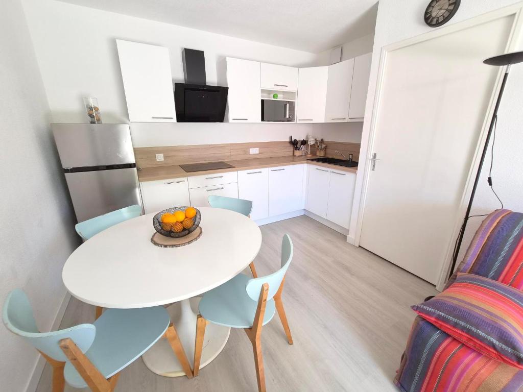 AGREABLE APPARTEMENT REFAIT A NEUF DANS UNE RESIDENCE DE VACANCES - FR-1-92-946 - 4