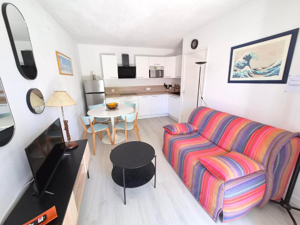 AGREABLE APPARTEMENT REFAIT A NEUF DANS UNE RESIDENCE DE VACANCES - FR-1-92-946 - 5