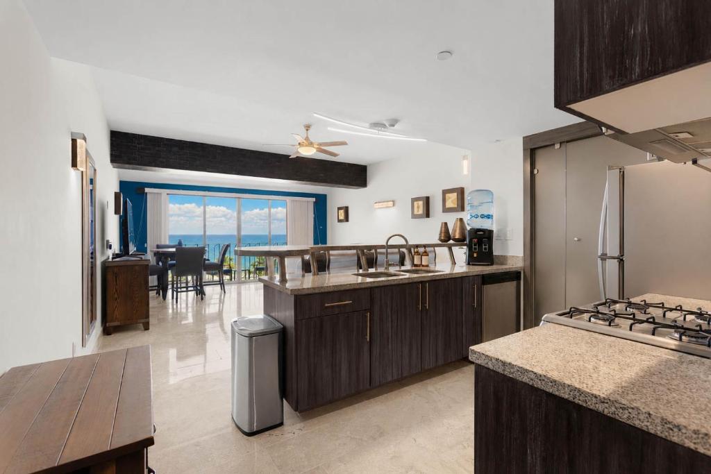 Vista La Jolla 2 Bedroom 408 - 5