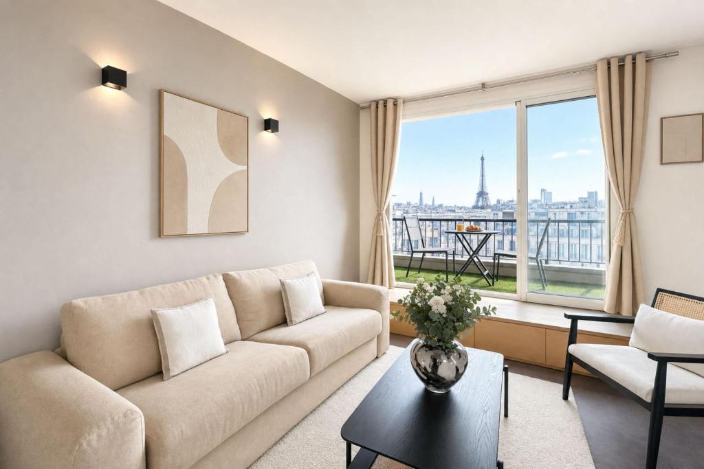 Champs-Elysees studio with balcony & AC - 3