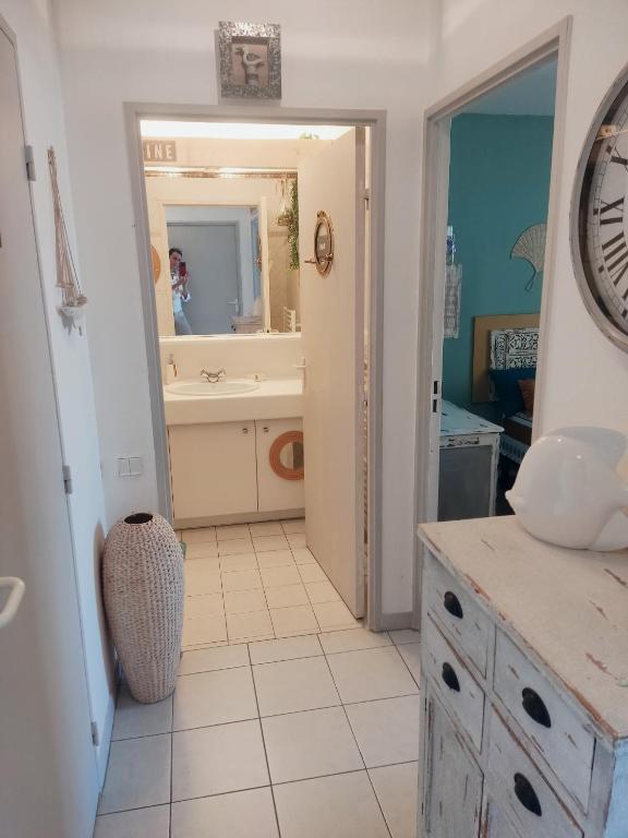 Port Frejus vue port, grand T2, 47m2, clim, piscine - 2