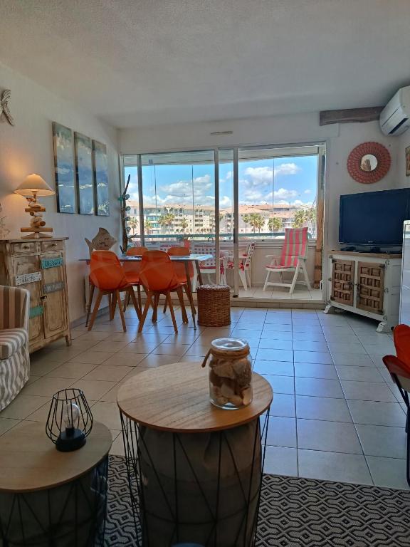 Port Frejus vue port, grand T2, 47m2, clim, piscine - 4