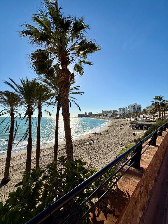 Sunny holidays Benalbeach 2 - 4