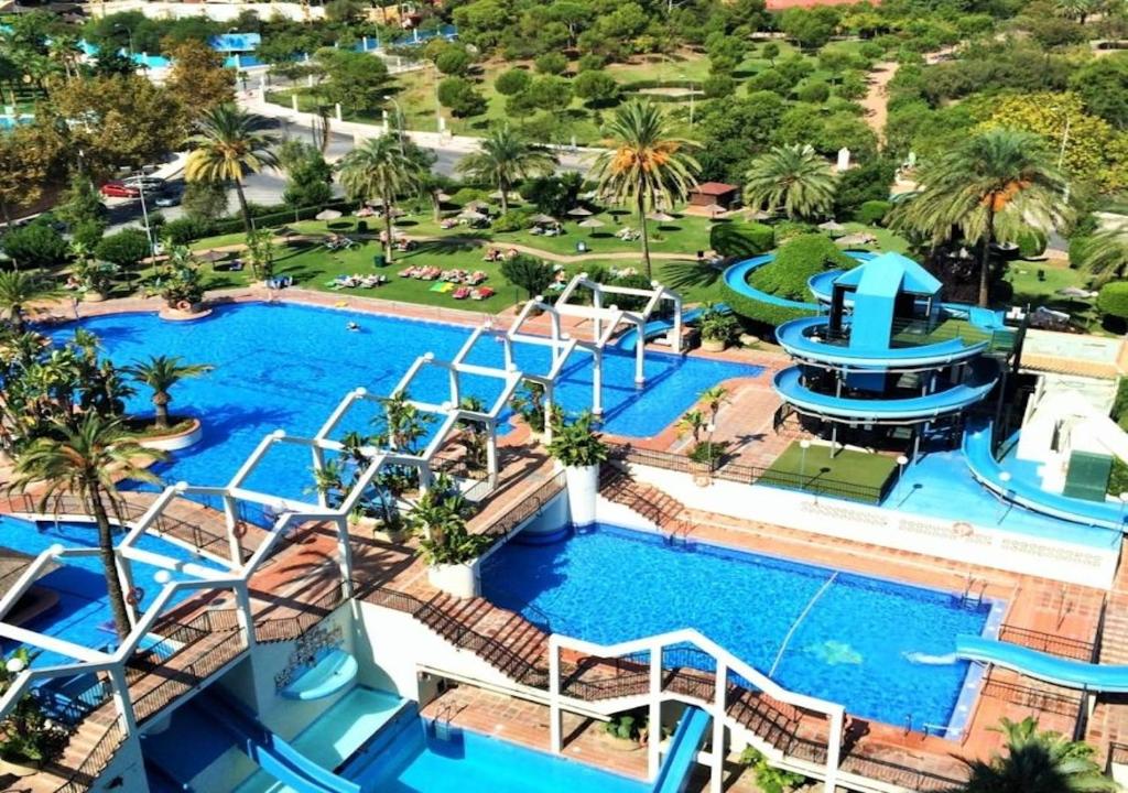 Sunny holidays Benalbeach 2 - 5
