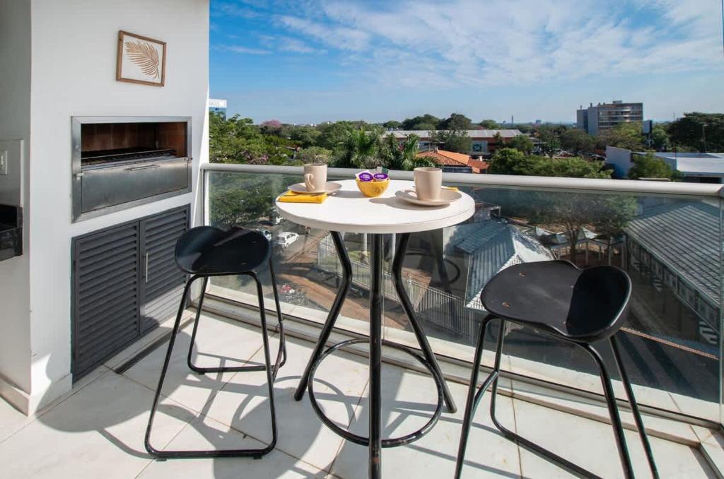 Fully Equipped Apt Pool & Workspace City Views - 5