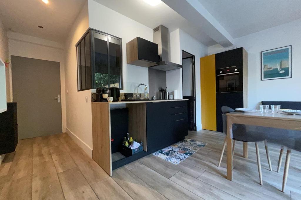 Apartment with warm and refined garden - 2
