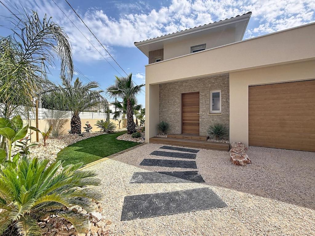 Villa Neuve Jacuzzi - Proche Mer - Famille & Calme - 1