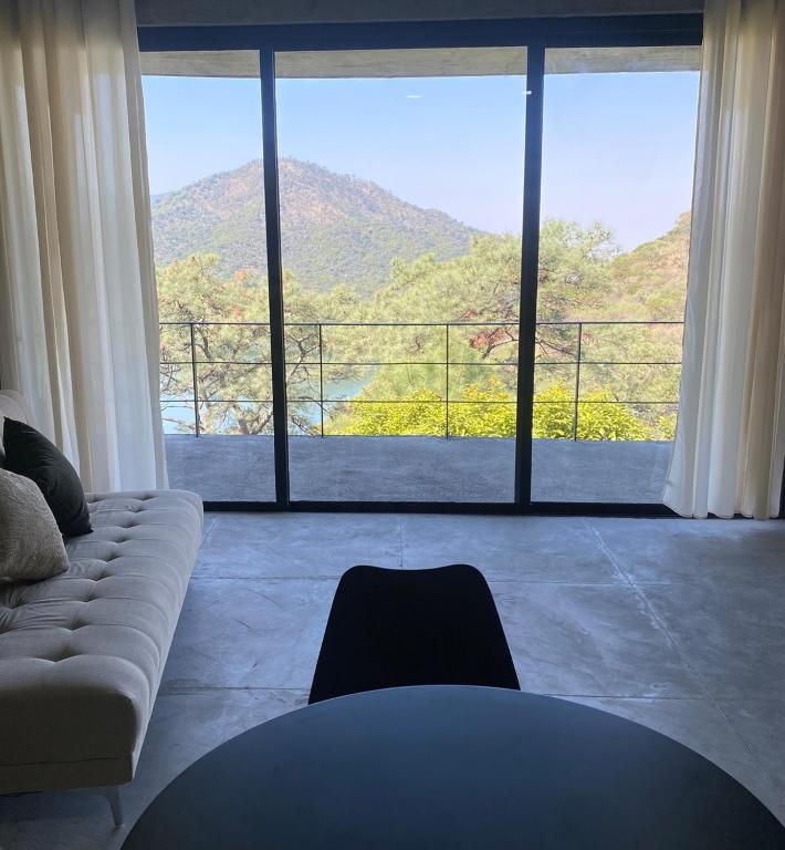Boutique Loft – Spectacular View – Lake – Mountain - 2