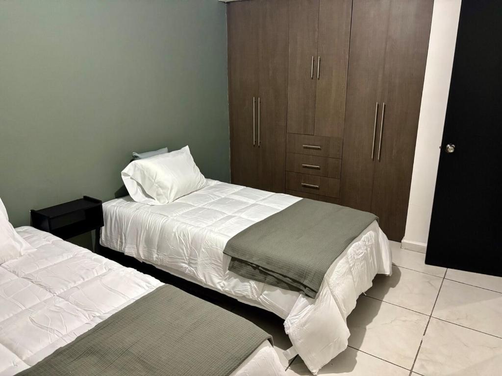 Depa en Planta Baja, Hacienda Los Morales, San Nicolas - 2
