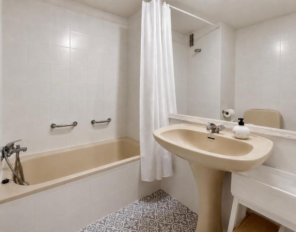 Apartamento con Terraza en el Corazón de Marbella Centro - 3