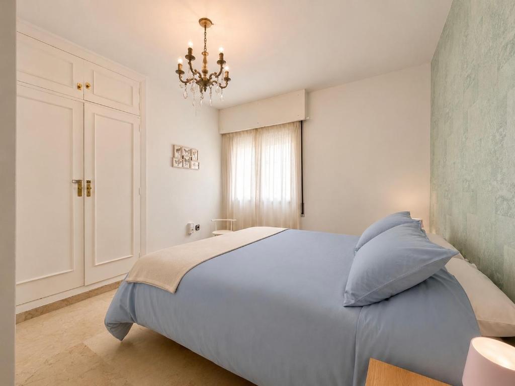 Apartamento con Terraza en el Corazón de Marbella Centro - 5