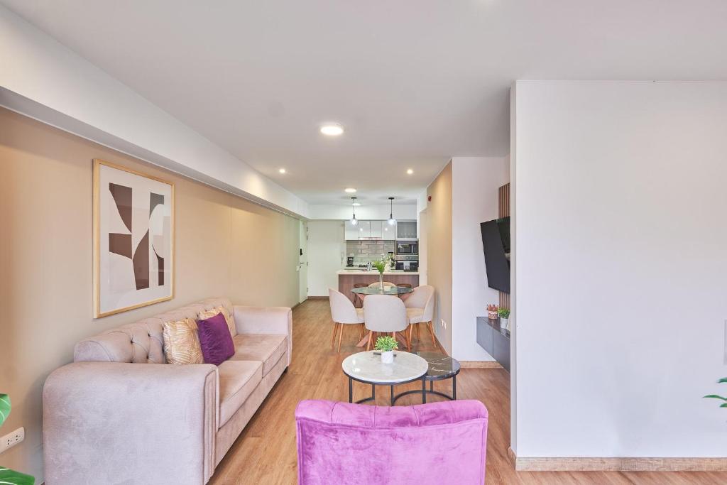 Modern 2BR Apartment with Pool, Gym & Coworking - 5