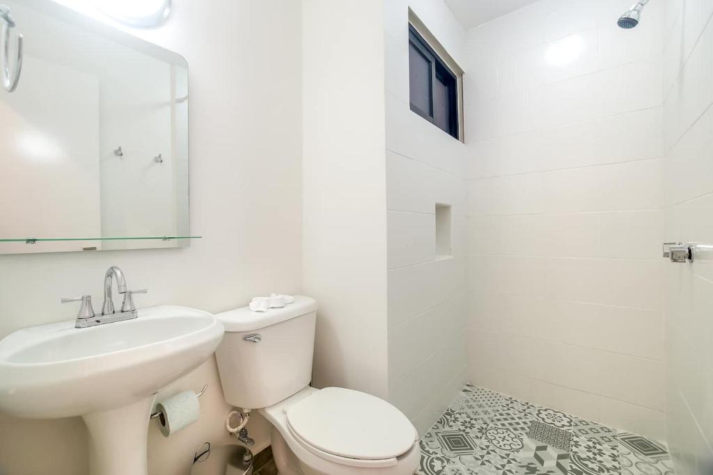 Valentina Suites by Las Flores Vacation Rentals - 4