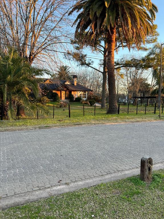 Casa frente al polo - Losa radiante y Piscina - 2