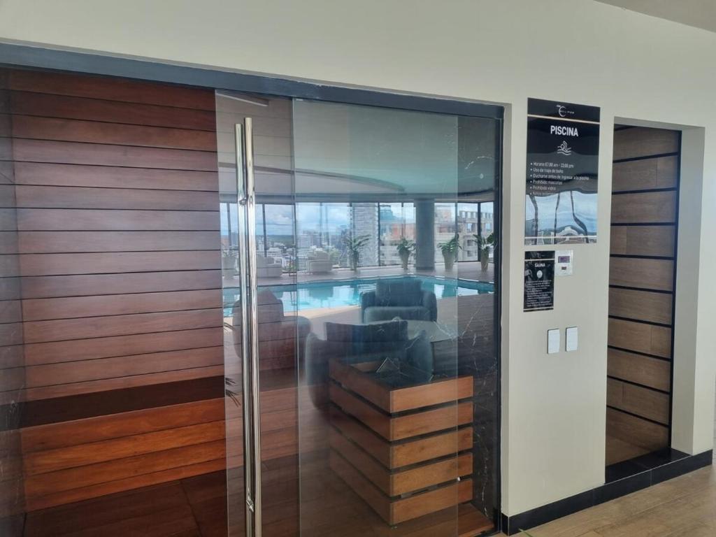 Balcon piso 13 - Lujo - Piscina - Gym - Home Office - 4