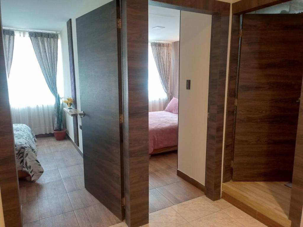 Suite de lujo de 2 habitaciones con vista a las montañas en La Victoria Ibarra - 4