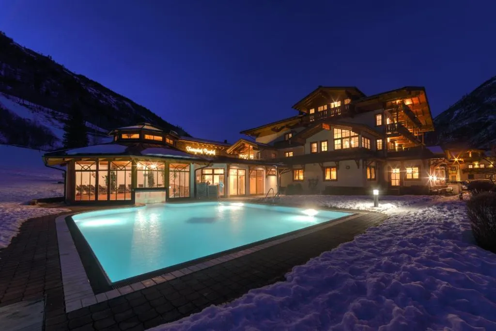 Feriendorf Ponyhof，位于大格洛克纳山道旁富施的酒店