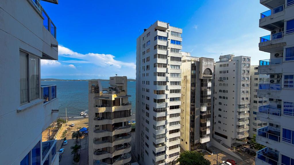 Apto frente al mar - Piso 10 - Piscina - El Laguito - 5