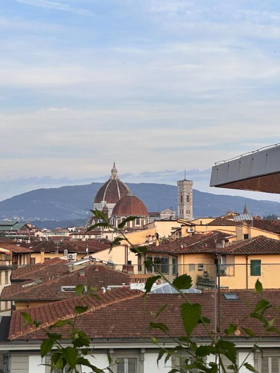 Casa ampia in Viale Belfiore, tram T1 T2, SMN station - 1