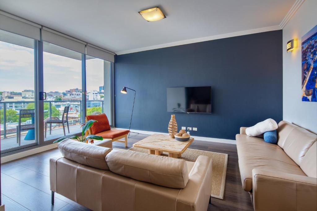 Shared lounge/TV area