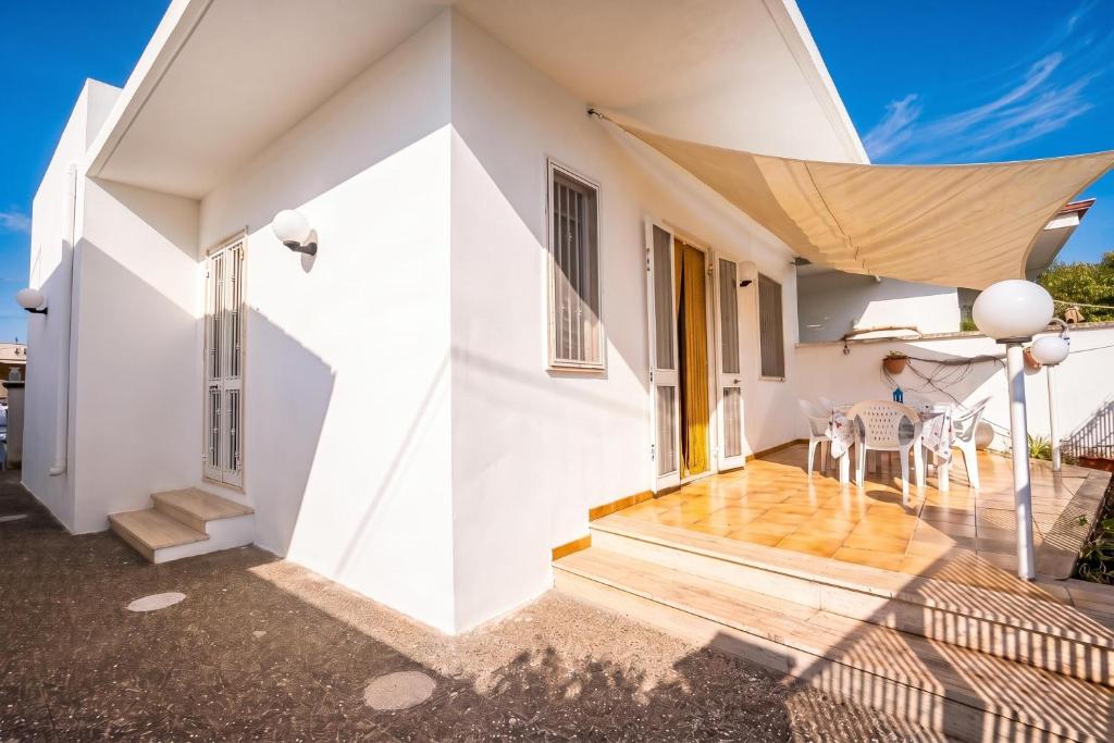 Dimora Del Mare Near The Sea - Happy Rentals - 2
