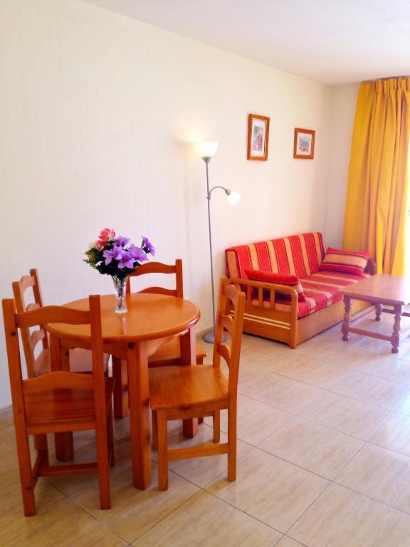 Cozy apartment in Costa del Silencio 55 m² with pool - 2