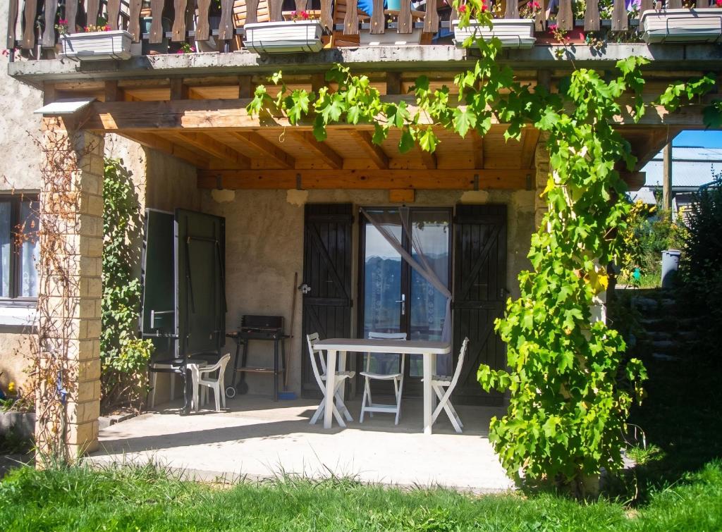 Appartement charmant à Selonnet avec piscine partagée et vue - 2