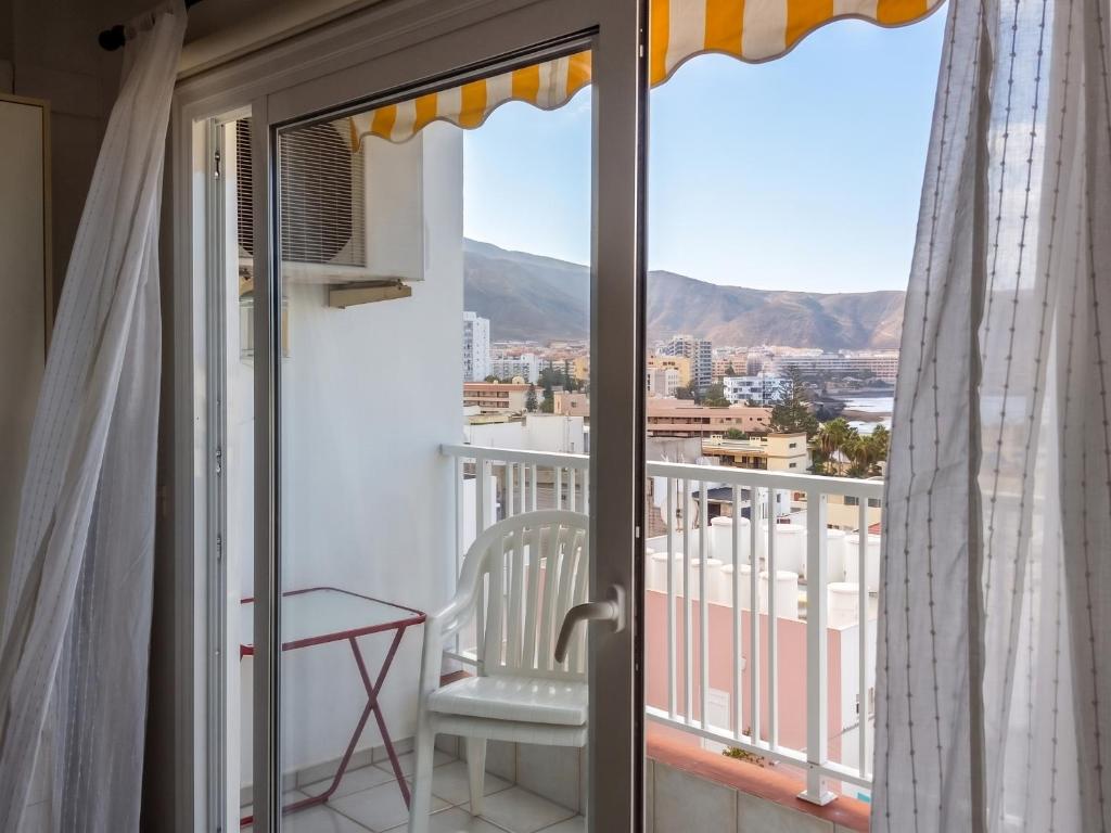 Modern studio with sea view in Arona 50 m² chic retreat - 5