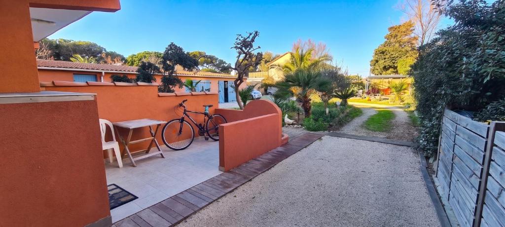Studio charmant à Hyères - 20 m² - Terrasse accueillante - 1