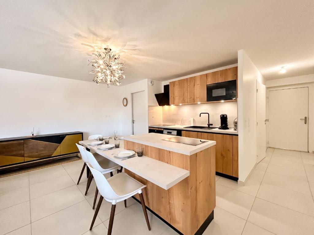 Appartement lumineux avec terrasse à Briançon - 2