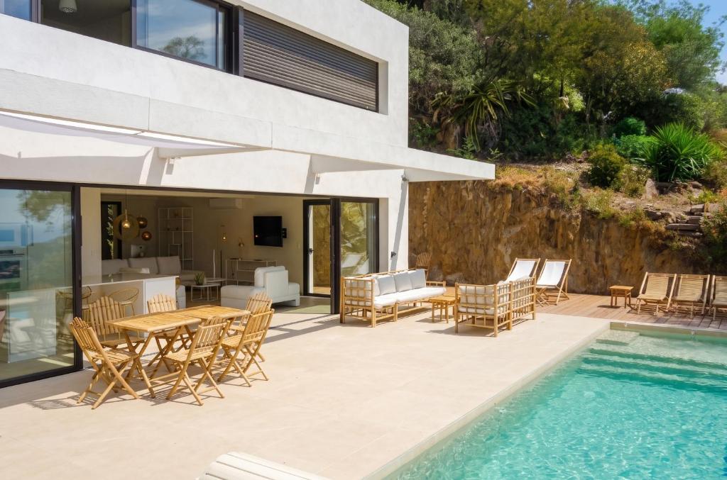 Villa avec piscine privée à Bormes-les-Mimosas - 1