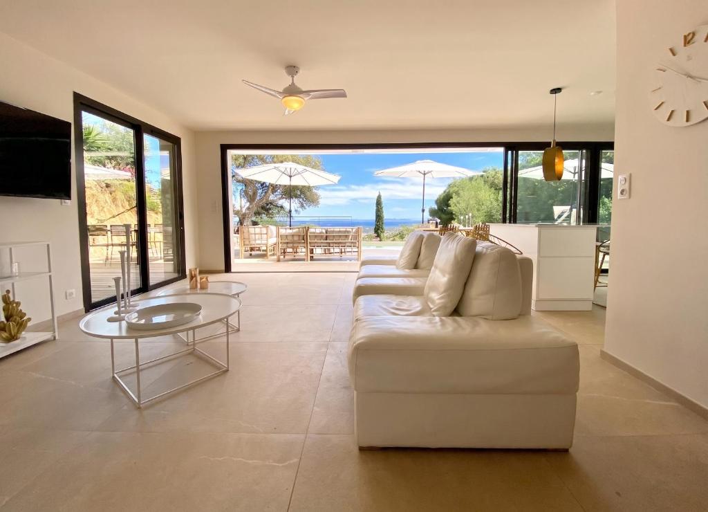 Villa avec piscine privée à Bormes-les-Mimosas - 4