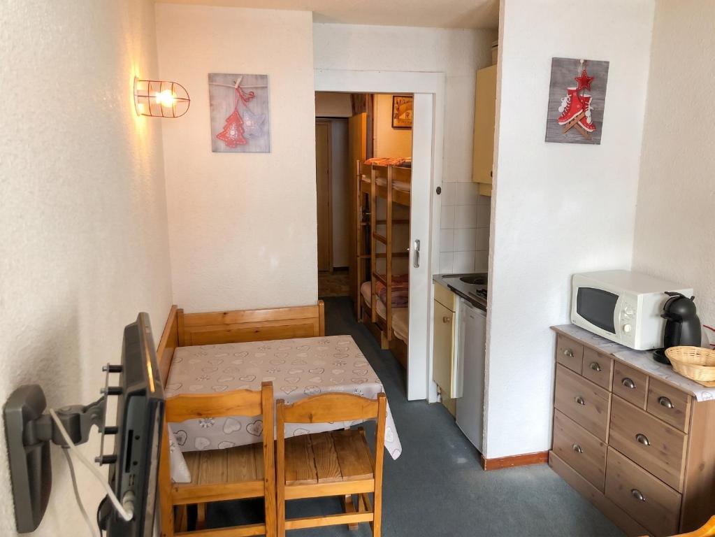 Studio familial avec balcon à Modane 18 m² vue montagne - 3